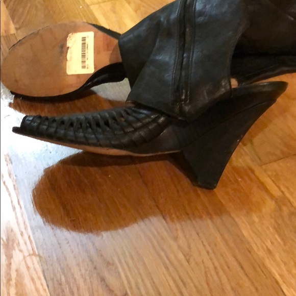 Shoes - Picture 6 of 7